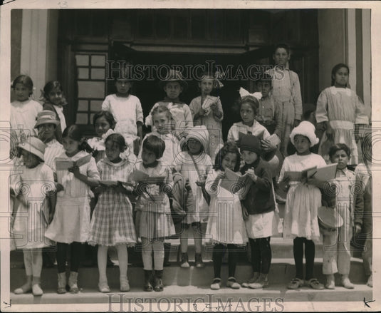 1923 Press Photo Group of Mexican school children. - Historic Images