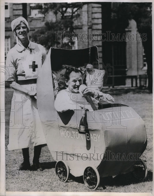 1943 Injured British soldiers, Private W. Treadwell (left) and S.P.-Historic Images
