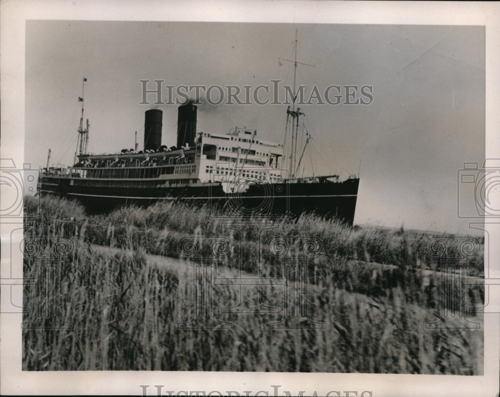 1940 Press Photo The British Merchant Vessel passing through the Canal - Historic Images