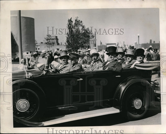 1933 Press Photo Chicago's First Board of trustees reenacment - Historic Images