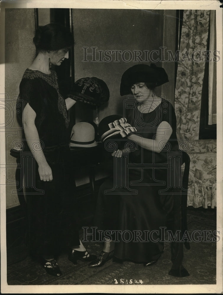 1925 Press Photo Mrs. Louis Townsend Montana society matron is shown waiting on - Historic Images