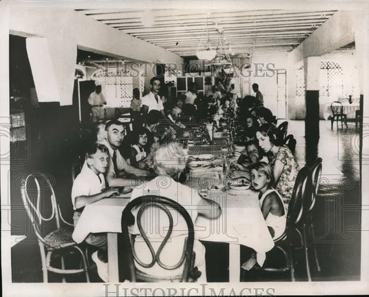1937 Press Photo American refugees from China in Manila by American Red Cross - Historic Images