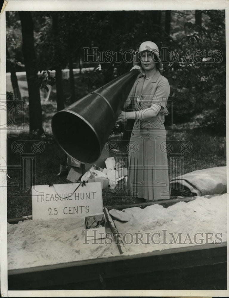 1930 Press Photo &quot;Treasure hunt&quot; for the benefit of the babies milk fund - Historic Images