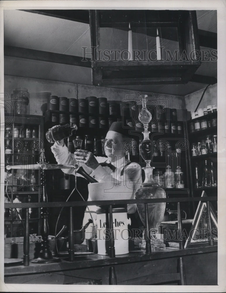 1950 Press Photo Early American Apothecary Shop at Franklin Institute-Historic Images