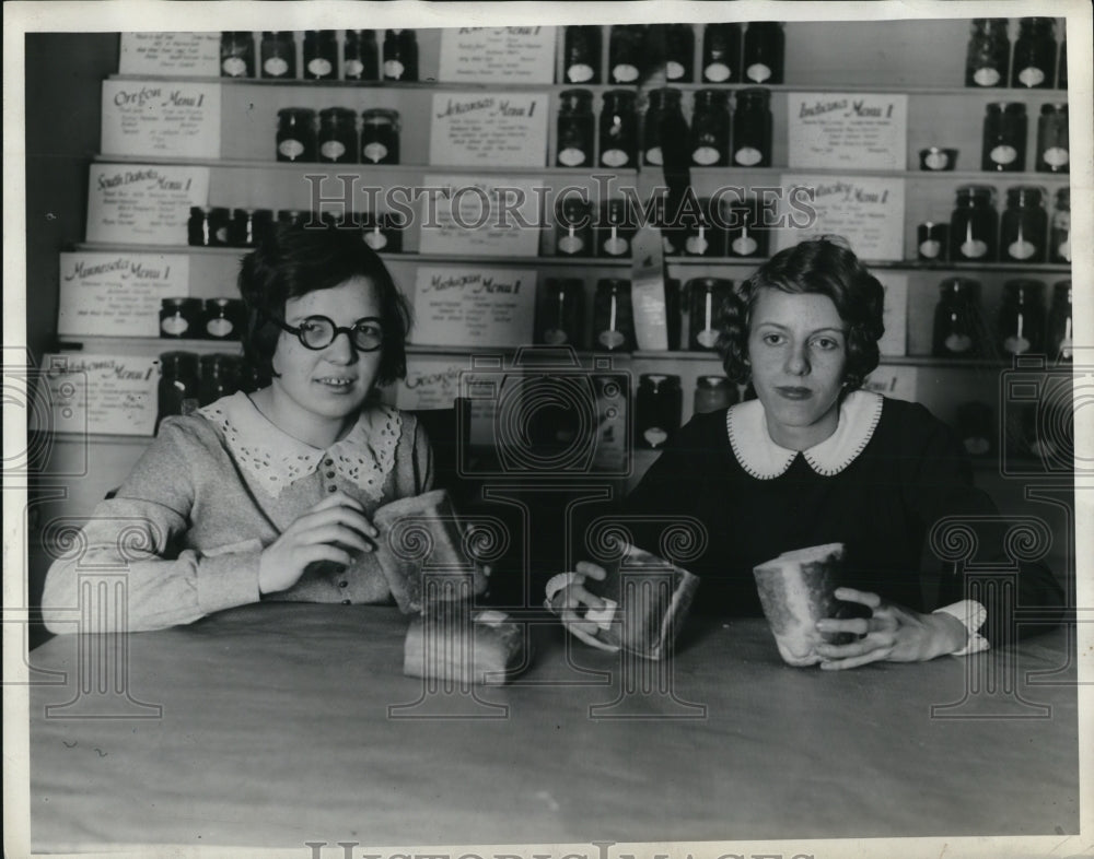 1929 Press Photo Beatrice Steffel &amp; Lucille Warning, won national baking contest - Historic Images