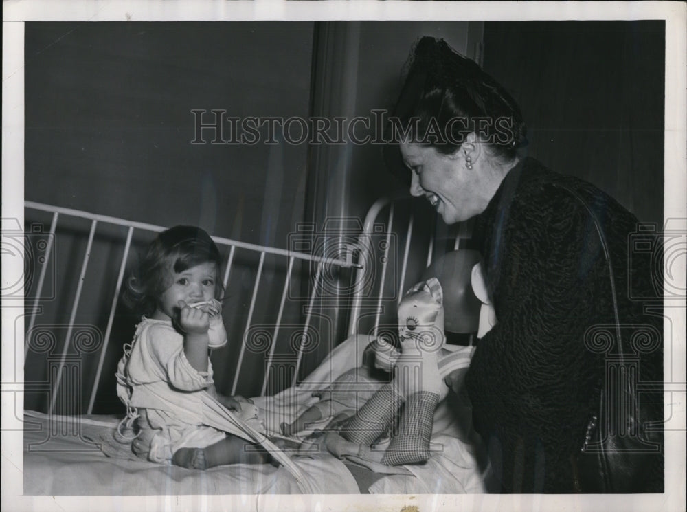 1947 Press Photo Cornelia Otis Skinner, Natl Chairman of Women&#39;s  March of Dimes - Historic Images