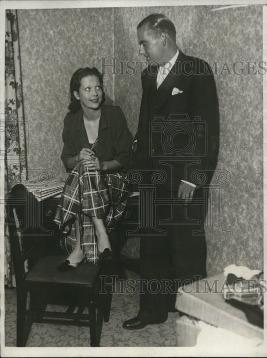 1932 Press Photo Actor Fred C. Read with Jacqueline Marquis to play opposite him - Historic Images