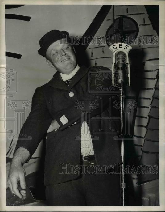 1948 Press Photo Whitey Ford During "Hometown Reunion" Rehearsal, CBS - Historic Images