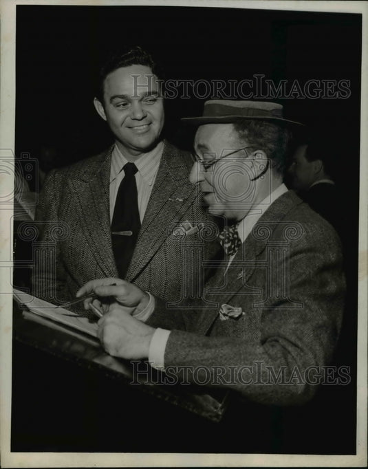 1946 Press Photo Comedian Ed Wynn & James Melton in "Star Theater" CBS - Historic Images