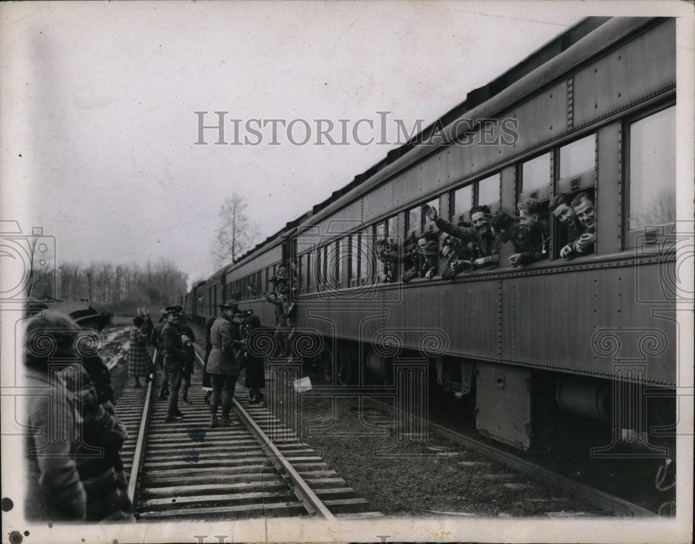 1937 Press Photo Company B 5th Engineers Leave for Ohio River Flood Relief - Historic Images