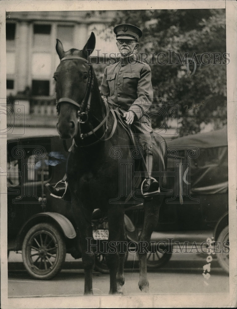 1921 Press Photo Charles E Sawyer Brigadier General Takes Up Horse Back Riding - Historic Images