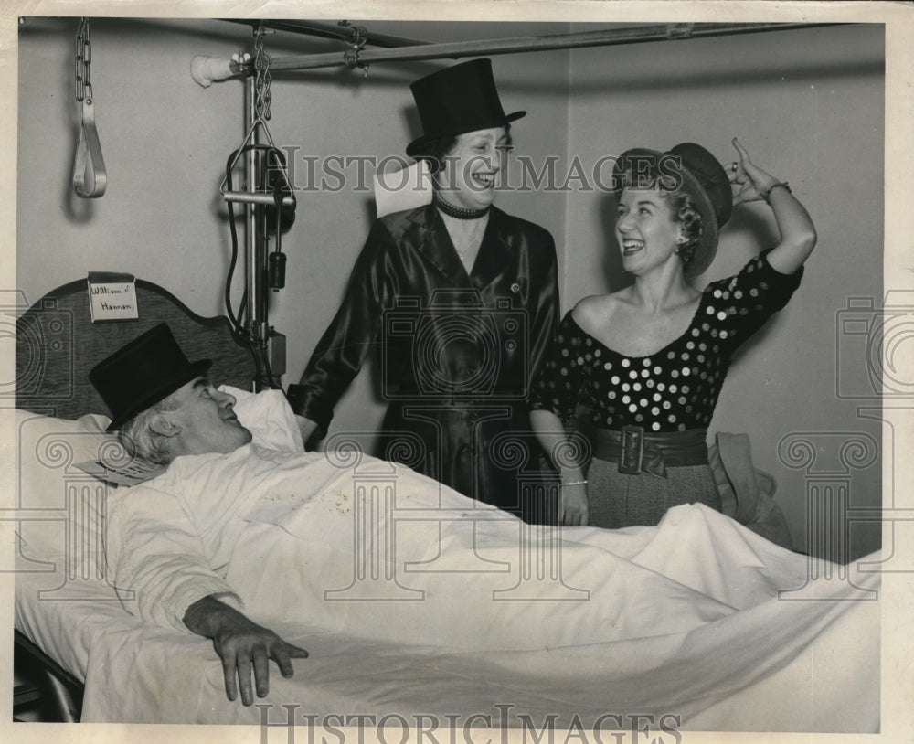 1949 Press Photo Dabury Conn Mayor Wm Hannan hospitalized in auto accident - Historic Images