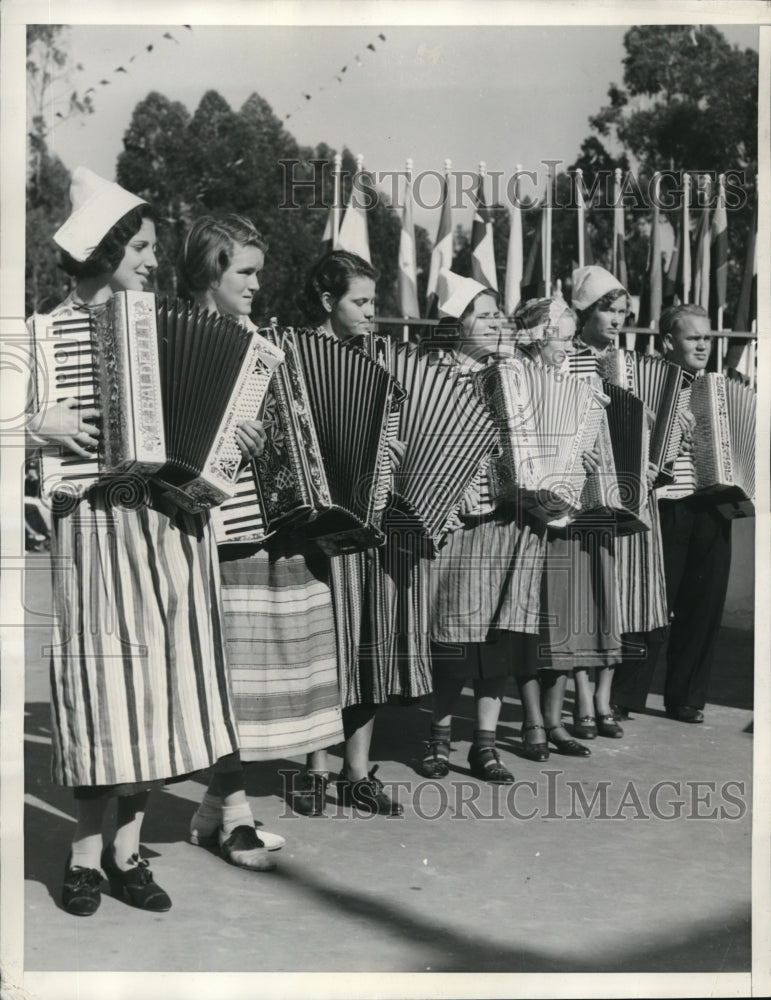 1935 Press Photo Swedish Trolling Players during Jubilee Week - Historic Images