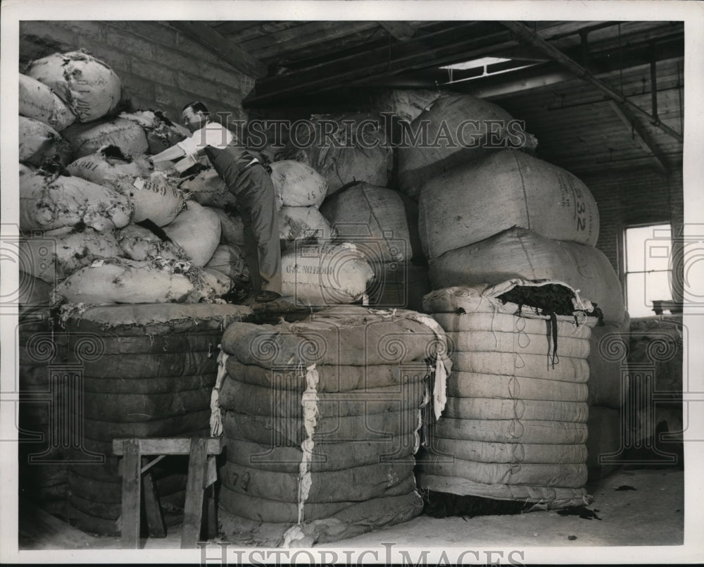 1938 Press Photo Rages for the Shoddy Mill. - Historic Images