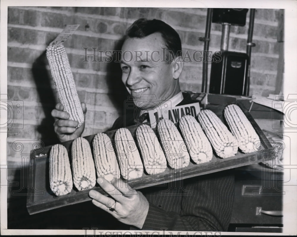 1947 Press Photo Walter J Harpel the Corn King of America - Historic Images