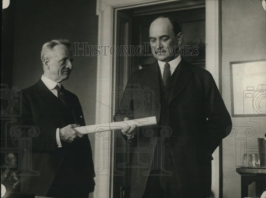 1920 Press Photo David Houston takes office as Sec of Treasury - Historic Images