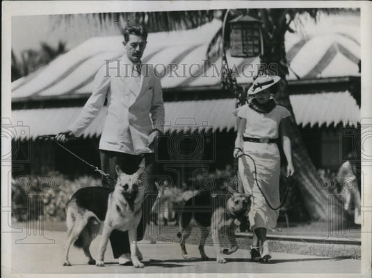 1934 Press Photo American Kennel Club, Frank Davis & Mrs Joseph Andrade Jr-Historic Images
