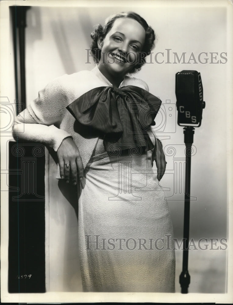 1935 Press Photo Willie Morris soprano on Flying Red Horse Tavern on CBS - Historic Images