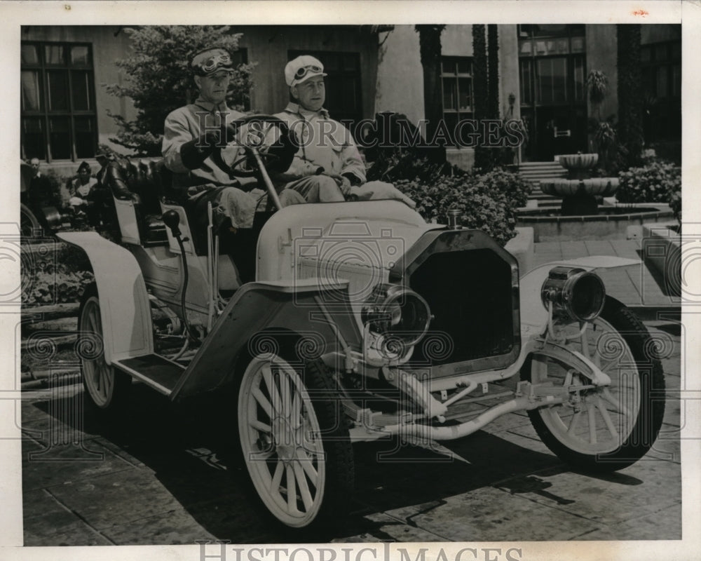 1940 Louis Nikrent, Wm Shearer in a 1909 Buick White Streak auto - Historic Images