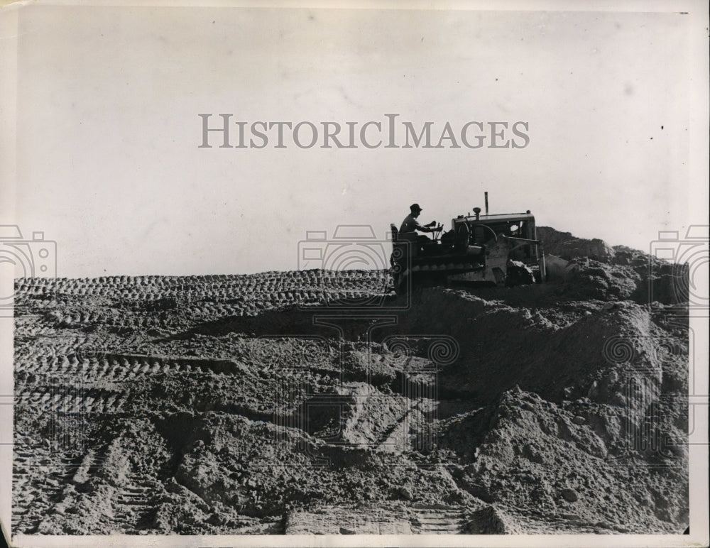 1936 Press Photo Bulldozer at Florida Ship Canal Construction, Harvey Ray Noonan - Historic Images