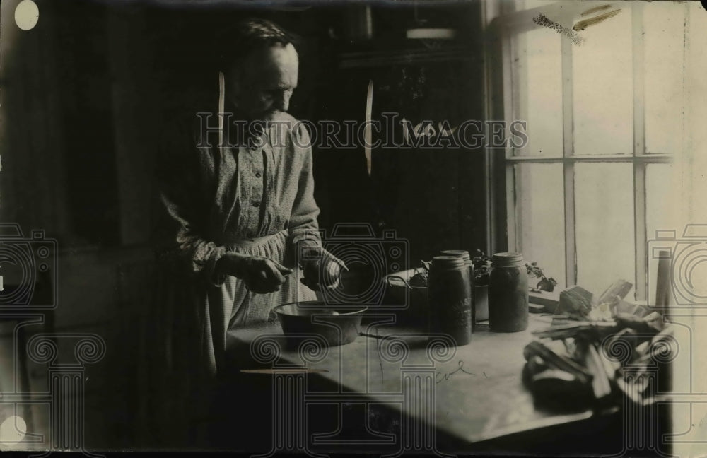 1918 Press Photo Mrs. Rachel Edwards - Historic Images