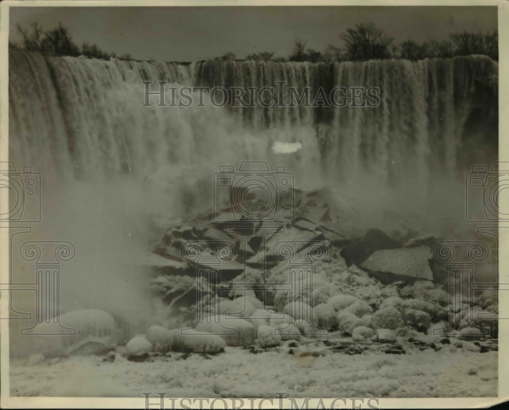 1931 Press Photo View from the Gorge below the falls showing the piled-up rocks - Historic Images
