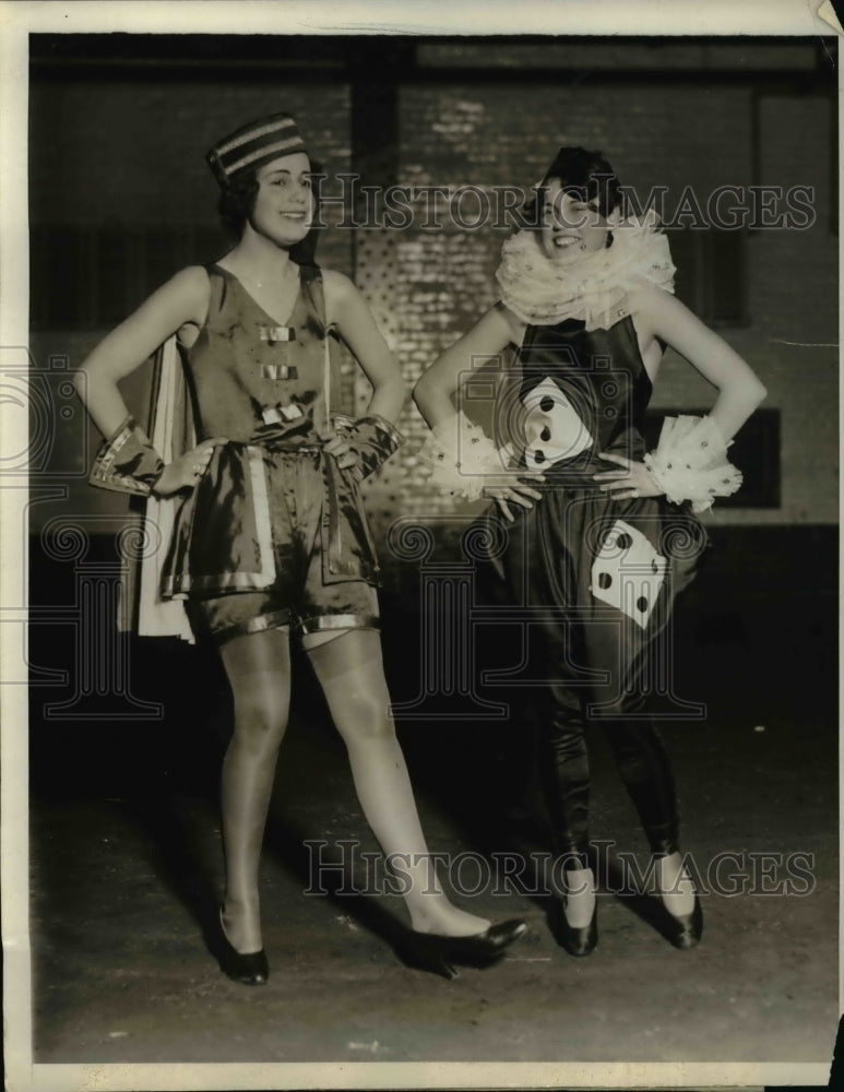 1930 Press Photo Lucielle Halle & Margot Bell at Darmouth Outing Club - Historic Images