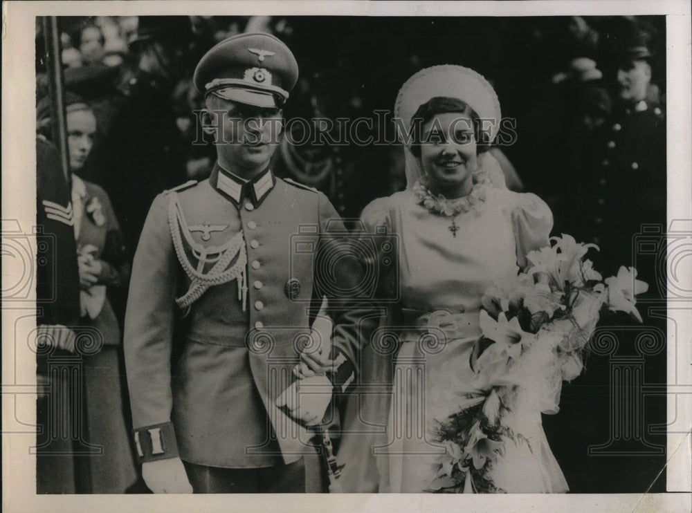 1936 Press Photo Miss Marianne Brooke and her husband Lt. Hans George Tempelhoff - Historic Images