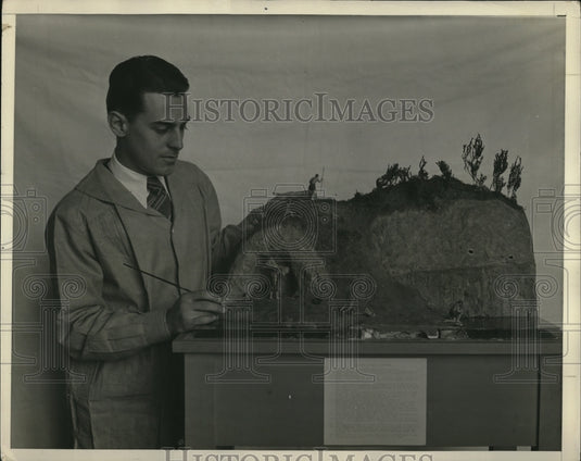 1932 Press Photo Cave apartment exterior in Magdalenian period of Old Stone Age - Historic Images