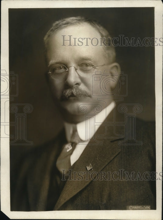 Undated Press Photo Dr Charles Parsons, chief chemist of the Bureau of Mines - Historic Images