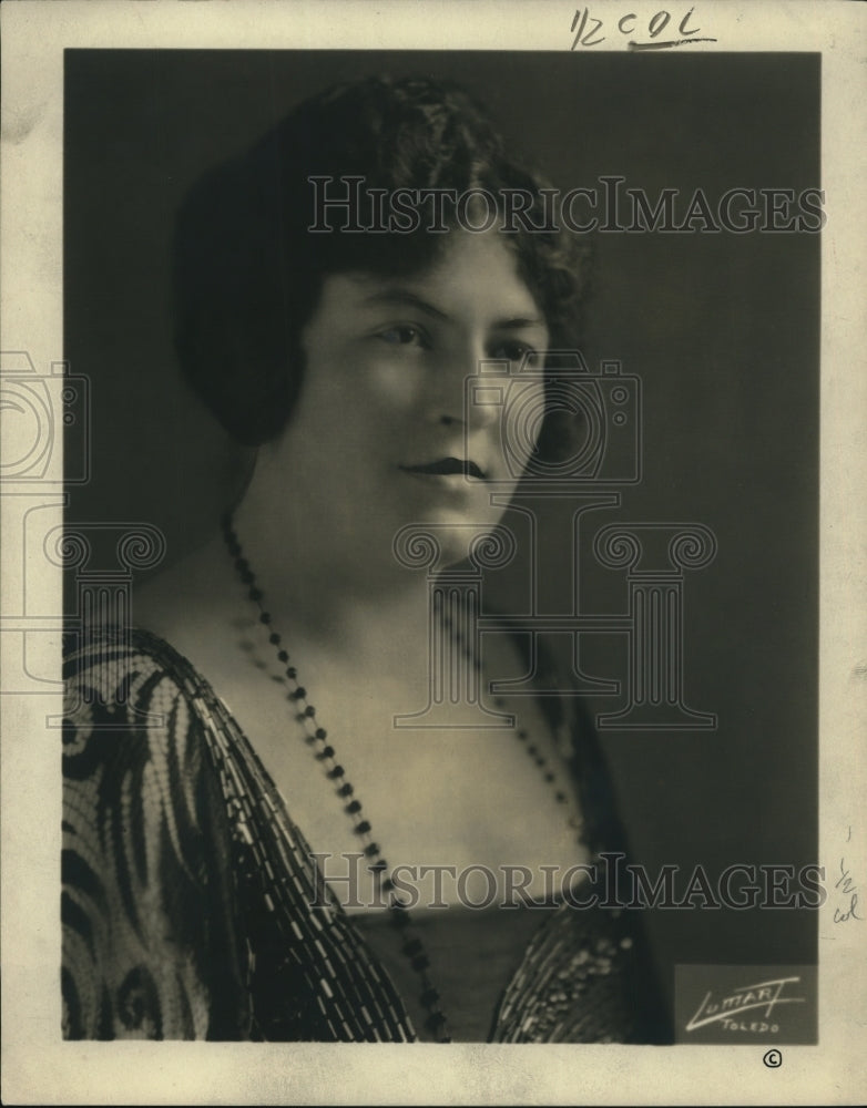 Undated Press Photo Madame Dorothy Derrfuss, singer - Historic Images