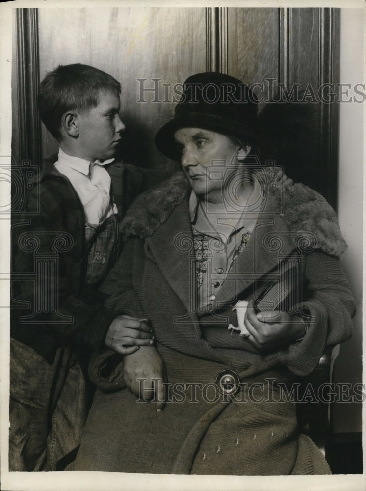 1927 Press Photo Mrs Frank M Smith mom of kidnapped girl &amp; her son - Historic Images