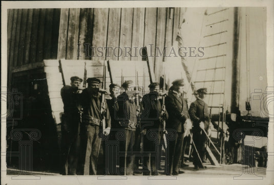 1930 Press Photo The guards of the honour of Danish sailors saluting - Historic Images