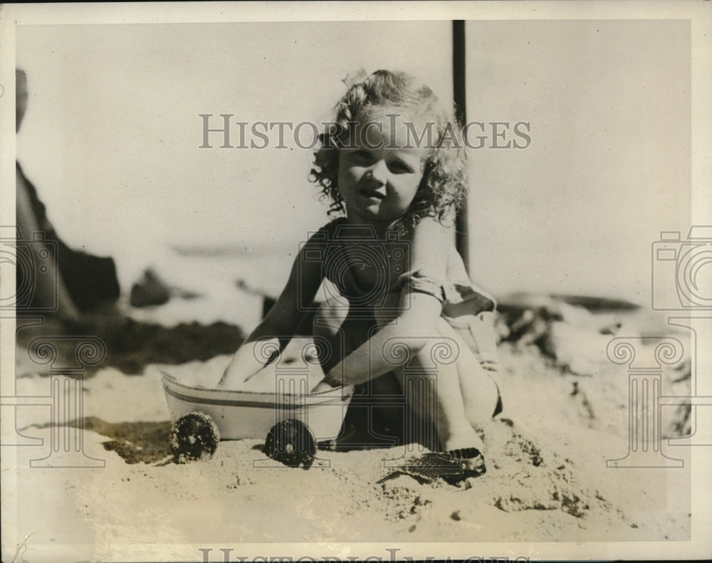 1928 Press Photo Sue Peirsol Daughter of T R Peirsol at Miami Beach Florida - Historic Images