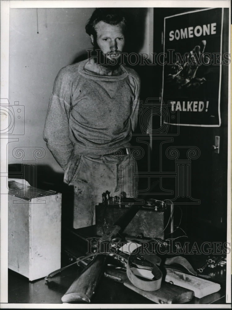 1943 Press Photo Robert Royal Freeman Arrested for Draft Evasion, Portland OR - Historic Images