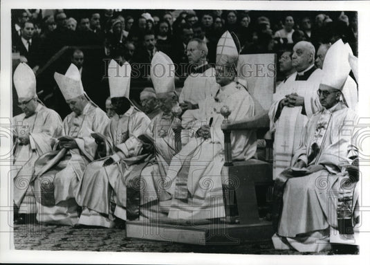 1967 Press Photo Pope Paul VI & Cardinals at First Bishops Synod, St. Peter's - Historic Images