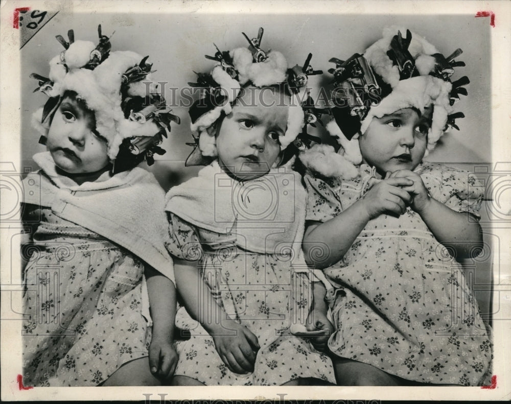 1946 Press Photo Manzella tripletsof Chicago, Judy, Joan and Jean - Historic Images