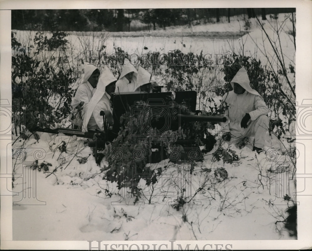 1941 Press Photo Anti-tank gun crew camouflaged in white at Fort Devens, Mass- Historic Images