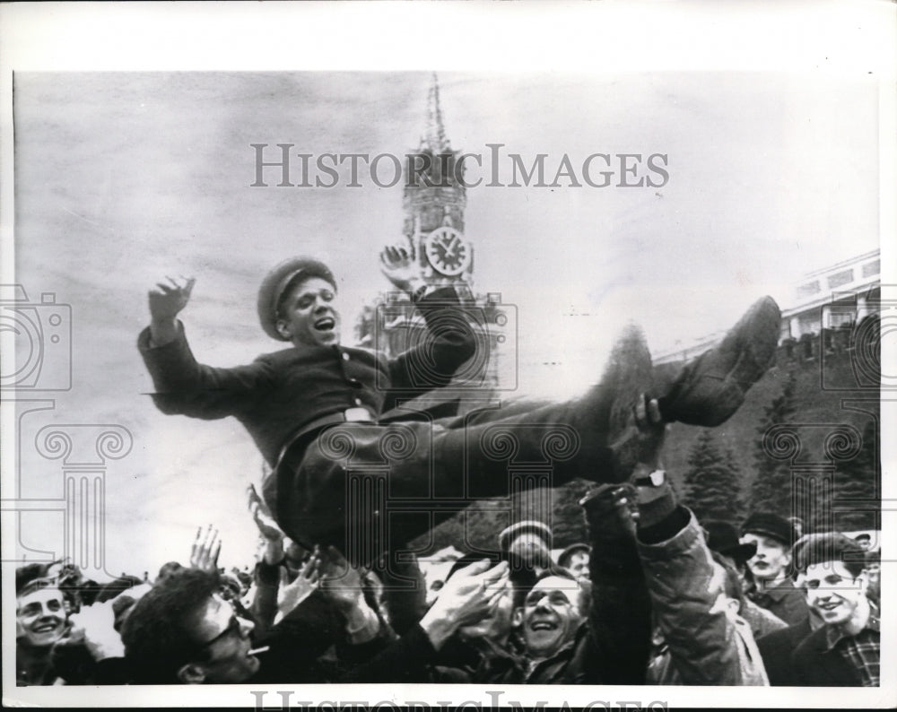 1964 Press Photo Moscow Russia, Celebration of Space Launch- Historic Images