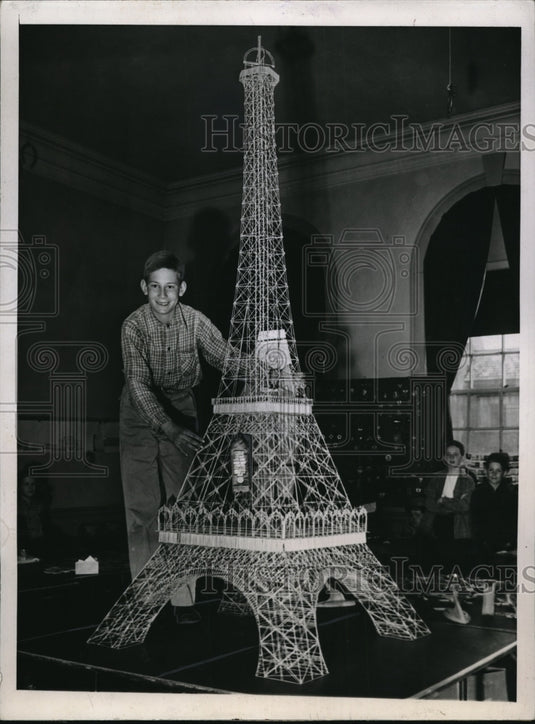 1945 Press Photo Replica of Eiffel Tower Made of Toothpicks by Peter Ohlwein - Historic Images