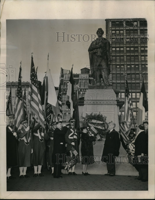1940 Press Photo Mrs Martha Taft, John R Davies Lay Wreath Lincolns Statue - Historic Images
