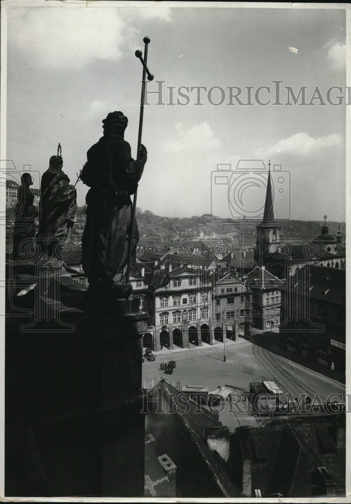 Undated Press Photo Small square from St. Nicholas' church - Historic Images