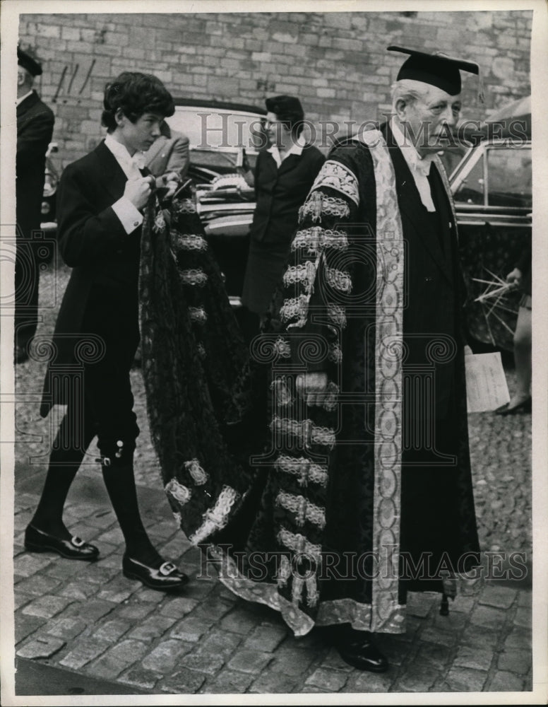 1970 Press Photo Oxford U Chancellor Harold MacMillan for honor degrees - Historic Images