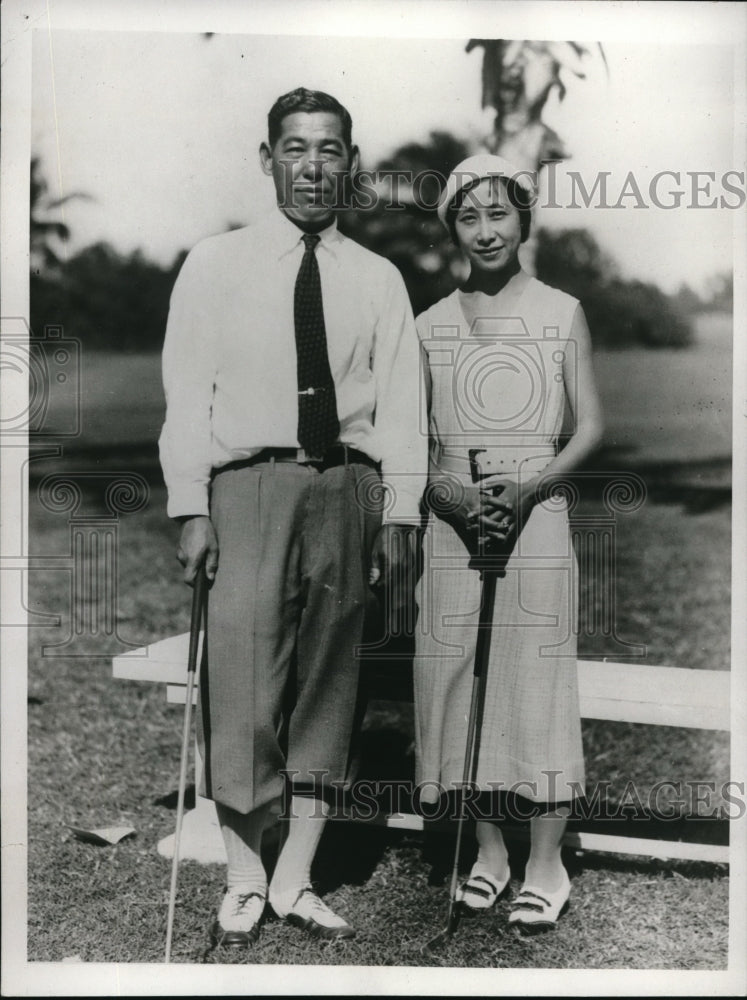 1933 Press Photo Mr and Mrs Juichi Kono add oriental touch to golf - Historic Images