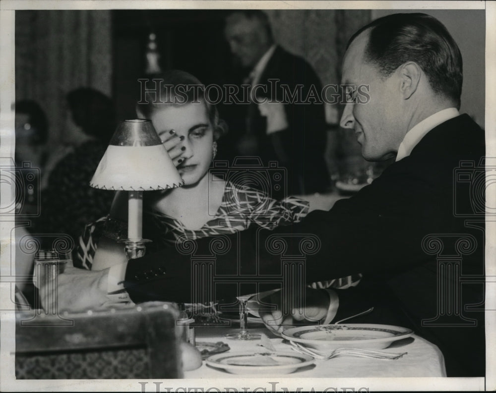 1935 Press Photo Countess Barbara Haugwitz-Reventlow in Royal Honeymoon - Historic Images