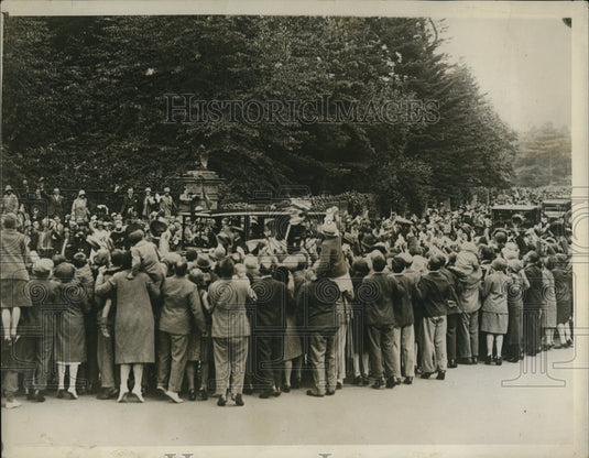 1929 Press Photo The King arrived at Sandringham Palace - Historic Images