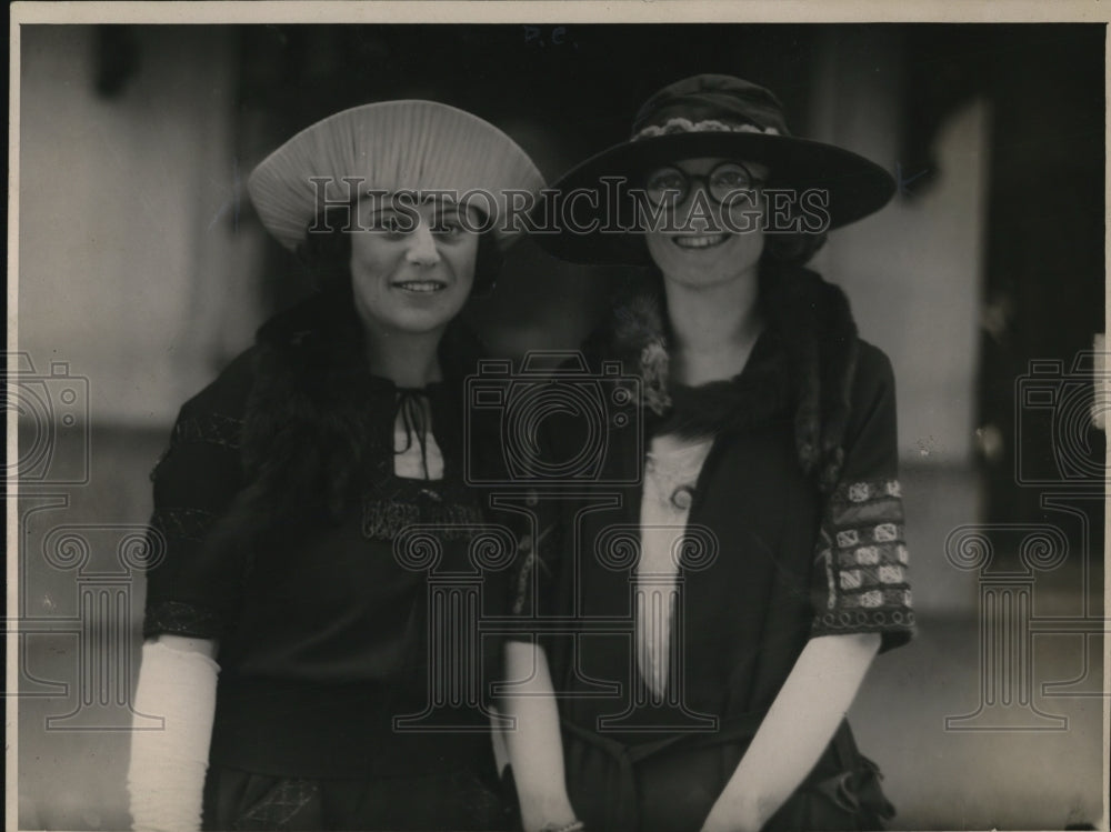 1923 Press Photo Josephine Bender of Michigan &amp; Miriam Marsh of Iowa, Vasson - Historic Images