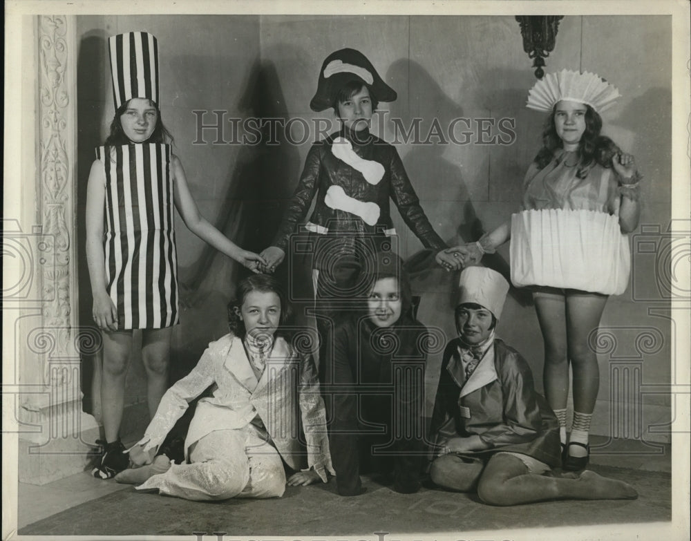 1929 Press Photo Gardner School play in NYC, M Black, E Parker, D McMurray - Historic Images
