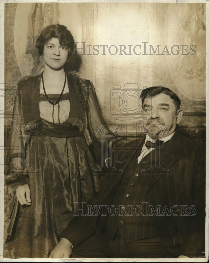 1918 Press Photo Miss Marie Fichacek and Louis J Fichacek - Historic Images