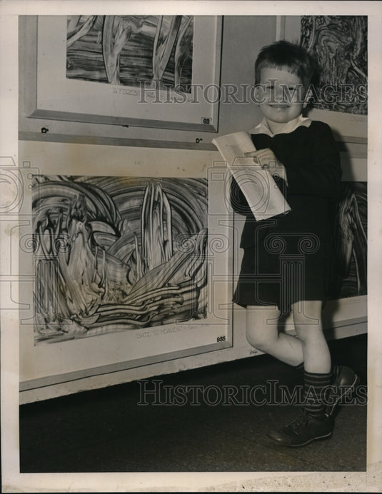 1940 Press Photo 4yr old Tony Taylor with his finger painting Gate To Heaven - Historic Images